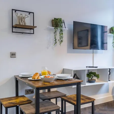 Modern Apt, Prime Location, Relocations & Professionals Birmingham