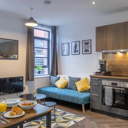 Apartment Modern Apt, Prime Location, Relocations & Professionals *